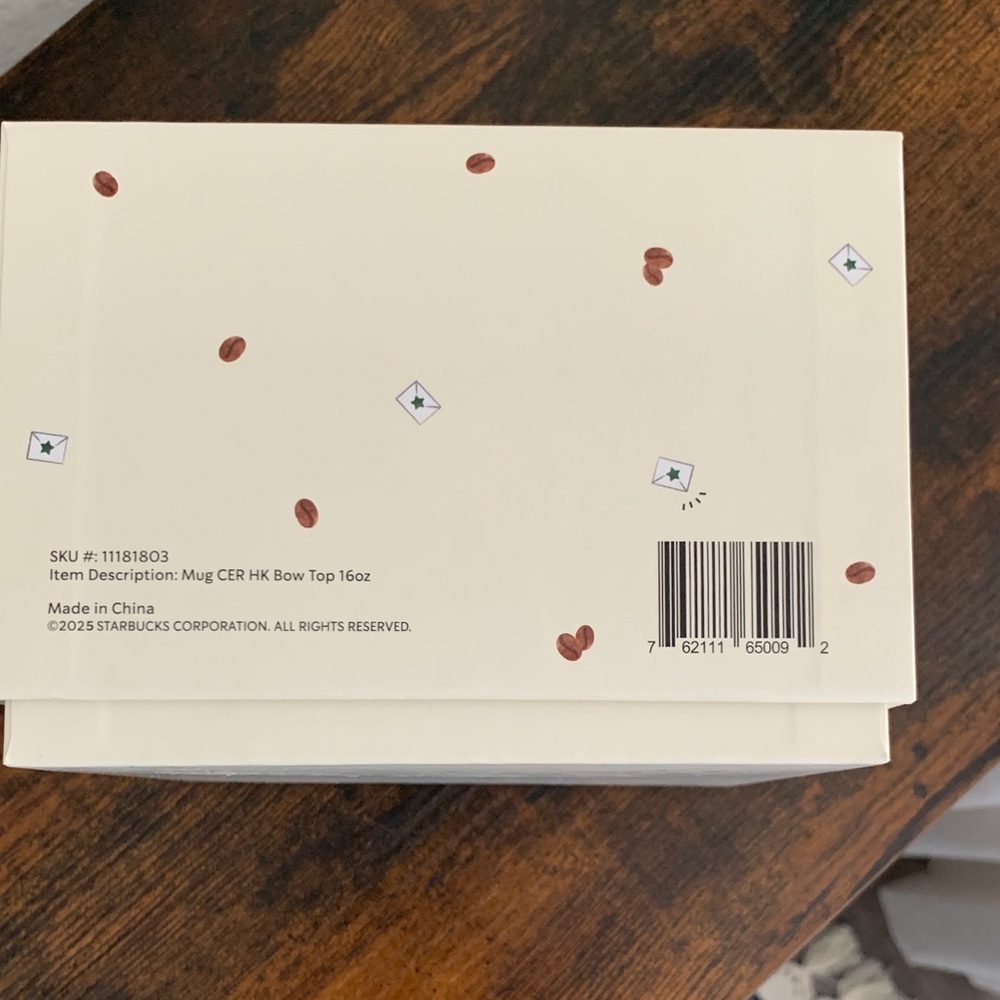Starbucks Cream Box with Hello Kitty Design - Picture 4 of 5